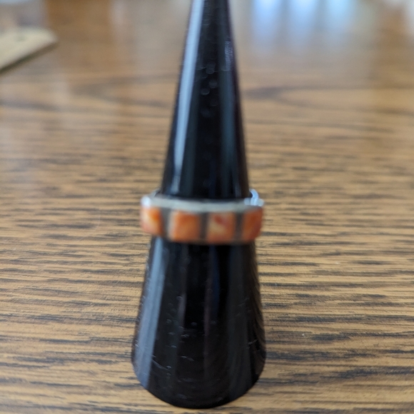 Vintage Native American Spiny Oyster Ring - Picture 2 of 9